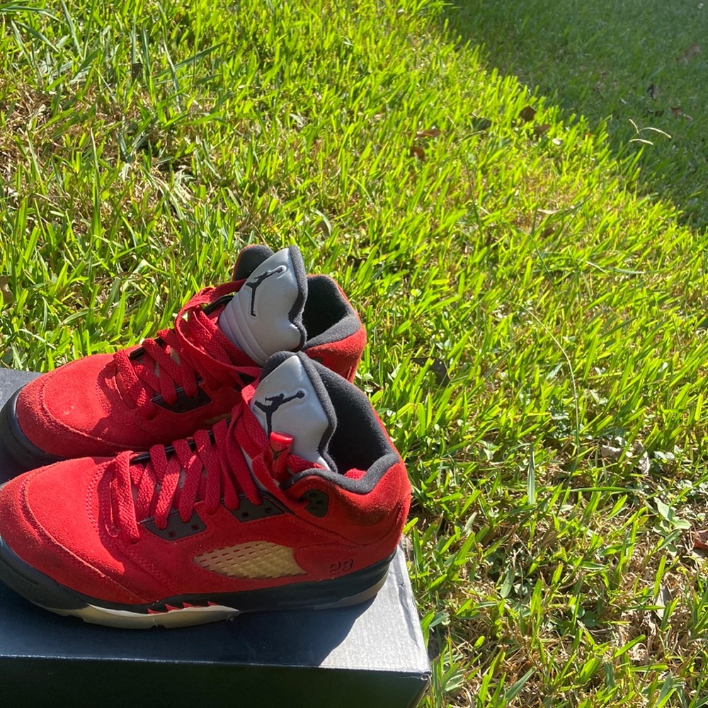 JORDAN RETRO 5 RAGIN RED SZ 4.5Y